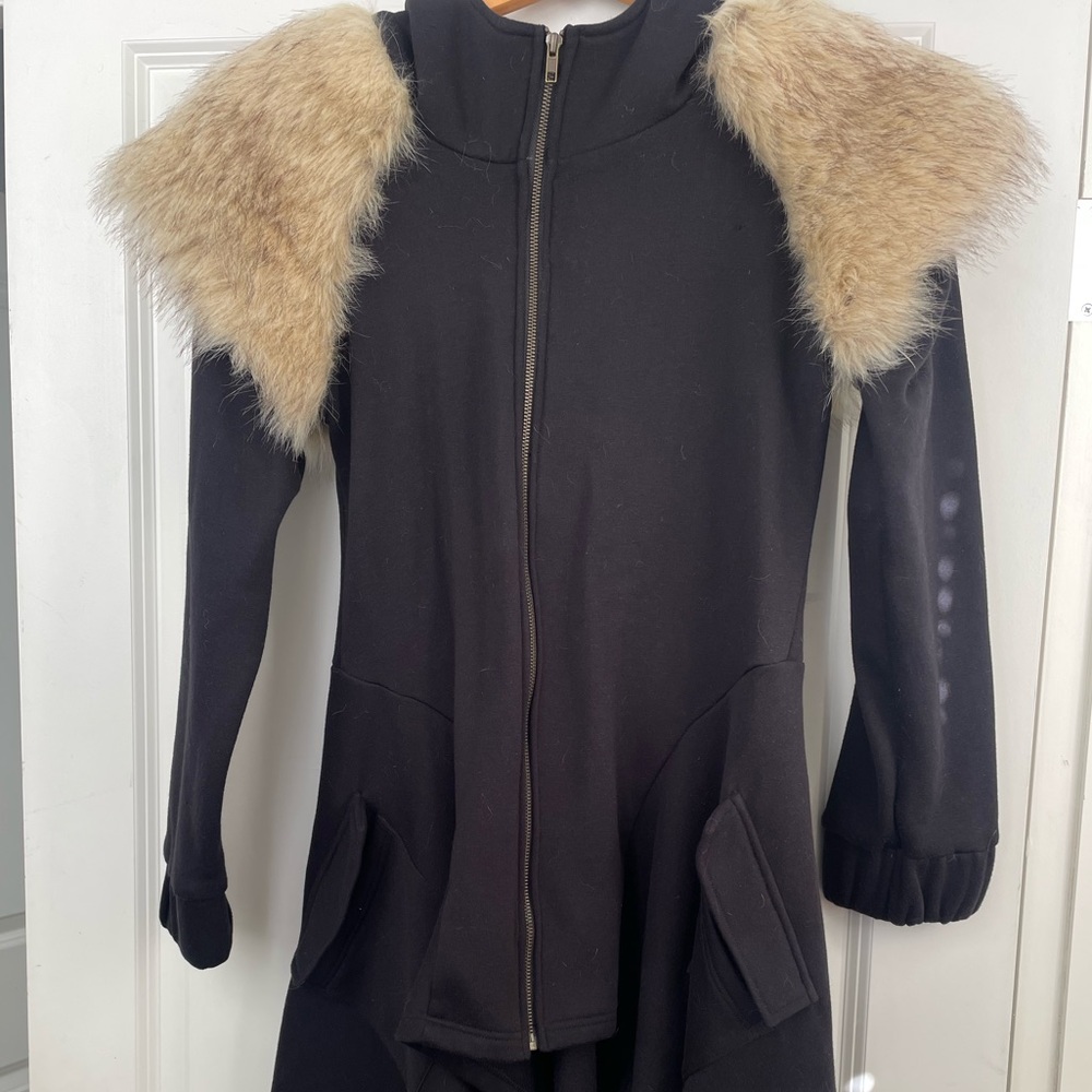 Black Hoodie Long Coat w/ Tails and Faux Fur Collar - NWOT - Picture 2 of 4
